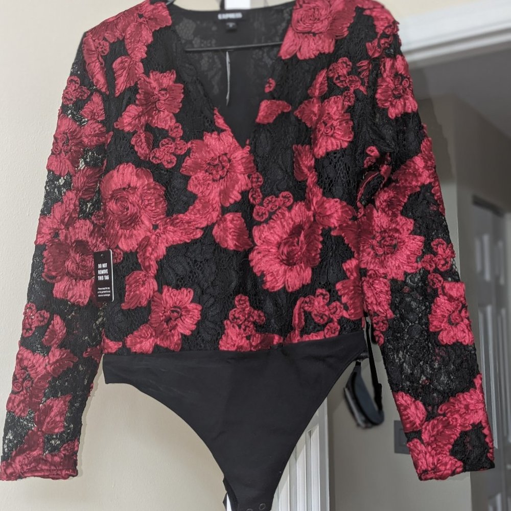 EXPRESS Lace Embroidered V-Neck Long Sleeve Thong Bodysuit - Medium-NEW with TAG